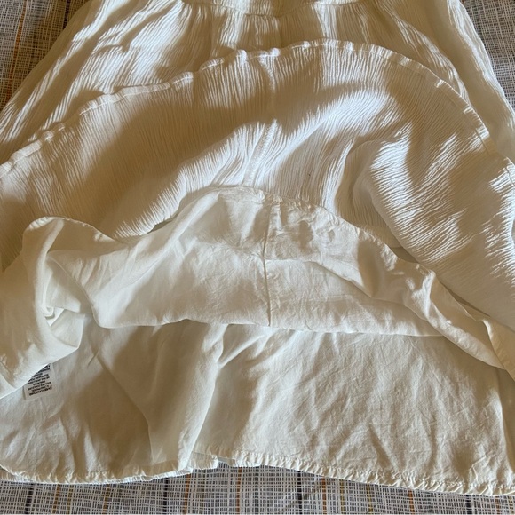 Garage Hayden Tiered babydoll dress in white - Picture 3 of 7